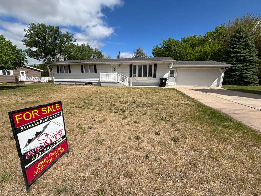 300 W Main Street, Chambers, NE 68725